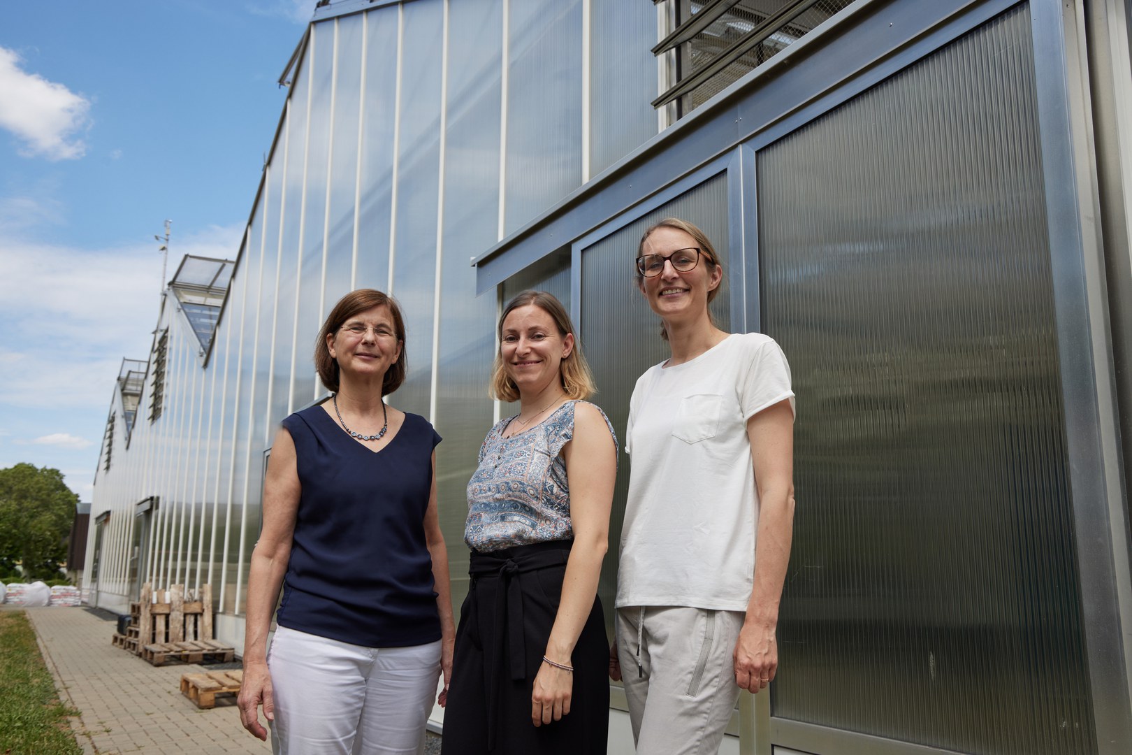 Drei Forscherinnen (v.l.): Prof. Dr. Monika Hartmann, Janine Macht und Jeanette Klink-Lehmann