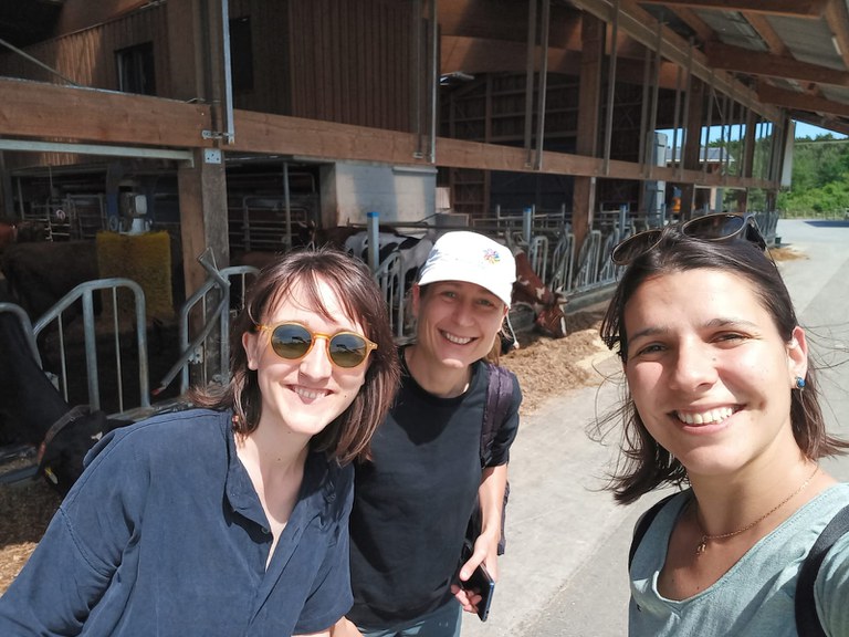 Institute' s Excursion: Milk Farm